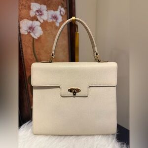 🎀Vintage Valentino Garavani Cream Top-Handle🎀